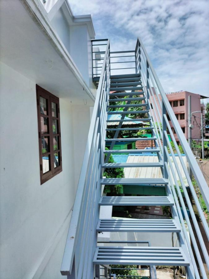 Joseys Homestay Kochi Eksteriør bilde